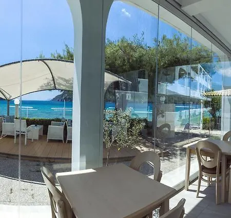 Hotel Porto Koufo ホテル